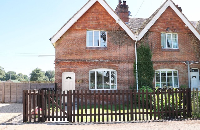 New Park Farm Cottage, BROCKENHURST
