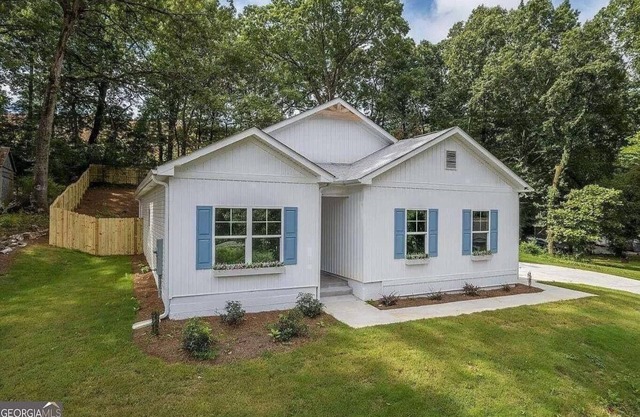 New pet-friendly home less than a mile to LakePoint Sports Complex!