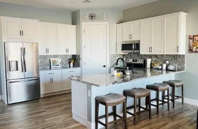 New Phoenix Guesthouse with a Pickleball Court