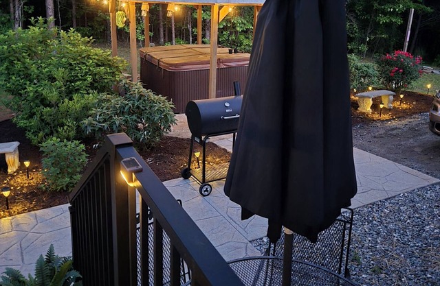 New Private Cottage in Lake Lure w/Gazebo & Firepit