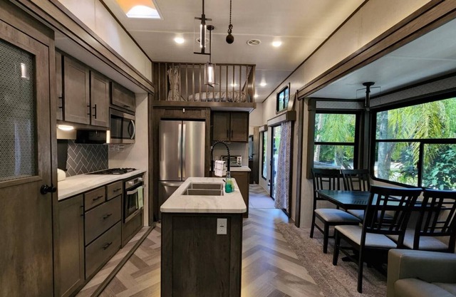 NEW Private RV Rental for Large Groups! 271