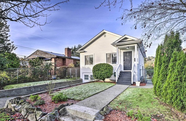 NEW! Quaint Seattle Getaway, 4 Mi to Alki Beach!
