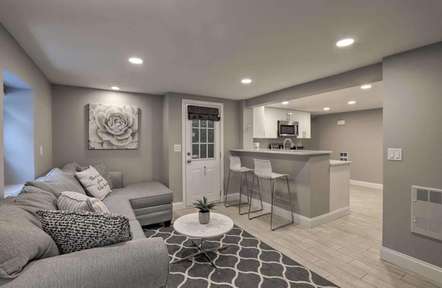 NEW! Quiet Getaway - 19 Miles to Downtown Boston!