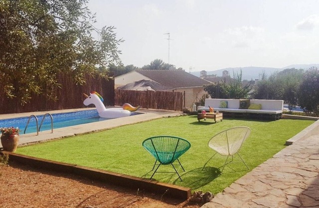 Maison neuve réhabilitée avec piscine, à 10 minutes de la plage