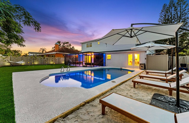 -NEW- Relaxing & Fun Escape in Perfect Location w/ Firepit, Mini Golf, & Pool