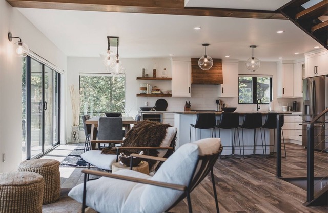 NEW remodel w/wood burning fireplace, wraparound deck & lake views