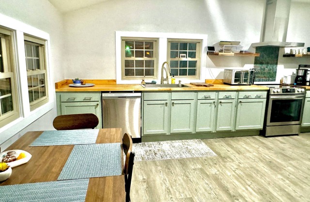 New Reno Country Cottage Safe and Cozy Close to Chattanooga!