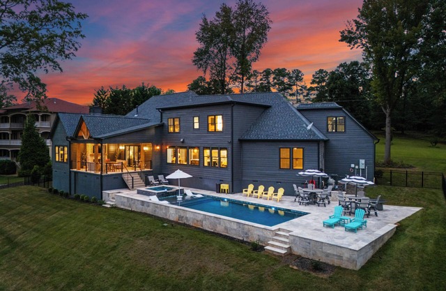 New Saltwater Pool + Spa, Views | Wilson Hideaway