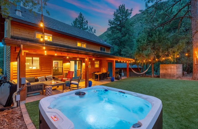 NEW Sedona's Hideaway - Spa, Creek Access, Canyon Views, Game Lounge