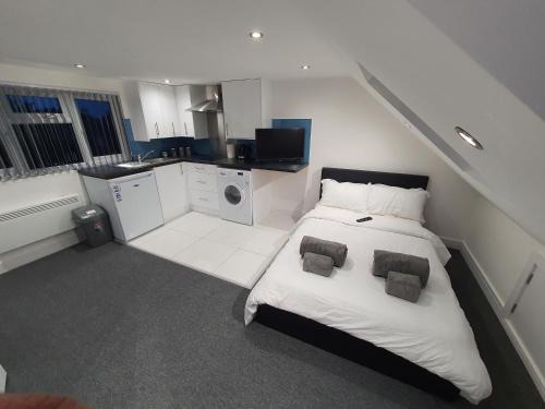 New Self Contained Flat,in Hayes, Free Parking