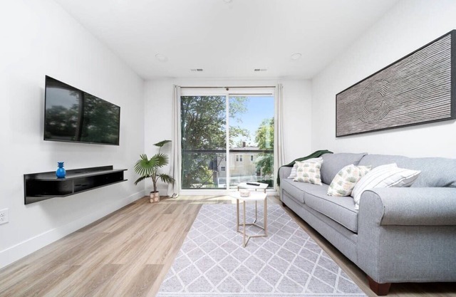 NEW Slabtown Suites on Front Street Unit 203