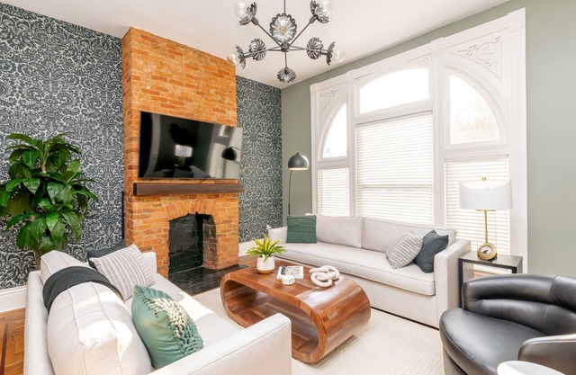 *New* Monthly Stay 4BR in Prime Central Location