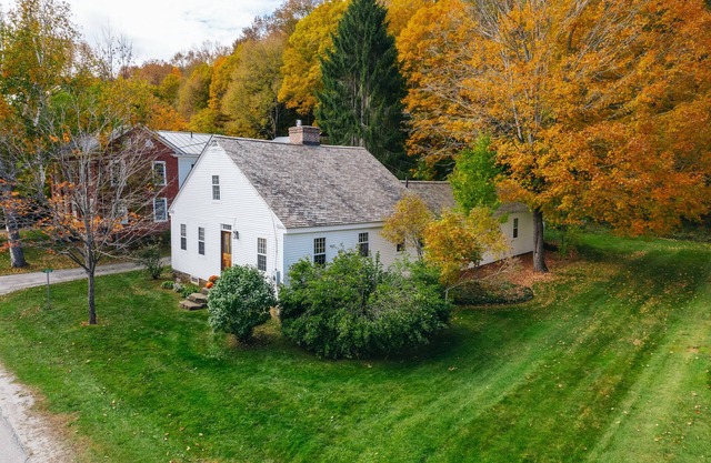 New! South Woodstock Cottage - restored, modern luxury