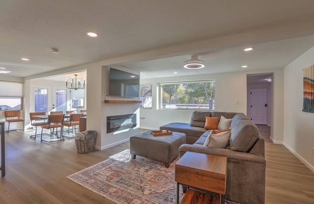 NEW ABQ Spacious Retreat: Fire Pit, Hot Tub, Family Fun
