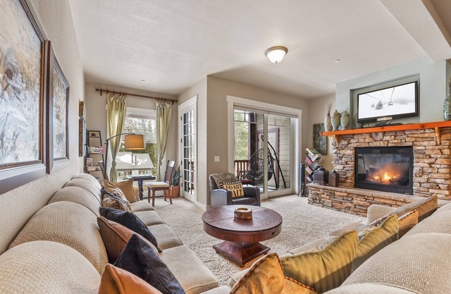 NEW! Spacious Elegance-Kirkwood-Timber Ridge 3 Bedroom