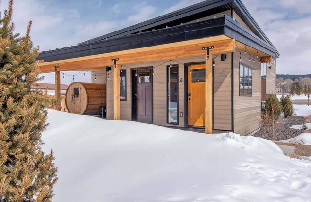 New, Spacious, and Modern with Pool Table & Ping Pong