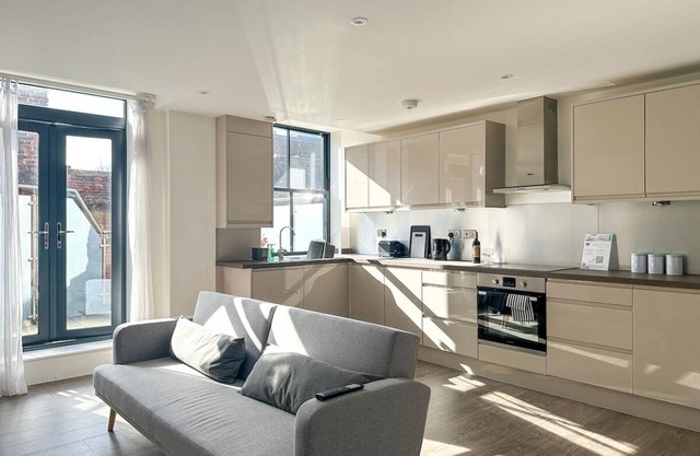 NEW - St James - City Centre Modern Apartment