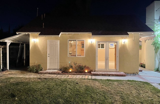 New Studio Near Disneyland, Garden Walk, & Outlets
