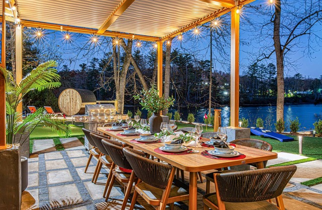 *New* | Stunning 5BR w/ Hot Tub, Sauna, Firepit & Theater | 20 Mins to Asheville