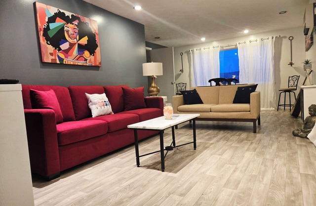 NEW ! " Prospect Place " 2 bed spacious flat ,close to downtown & activities