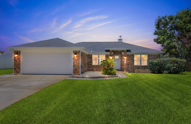 NEW! Sunny 3BR w/Hot Tub & Game Room