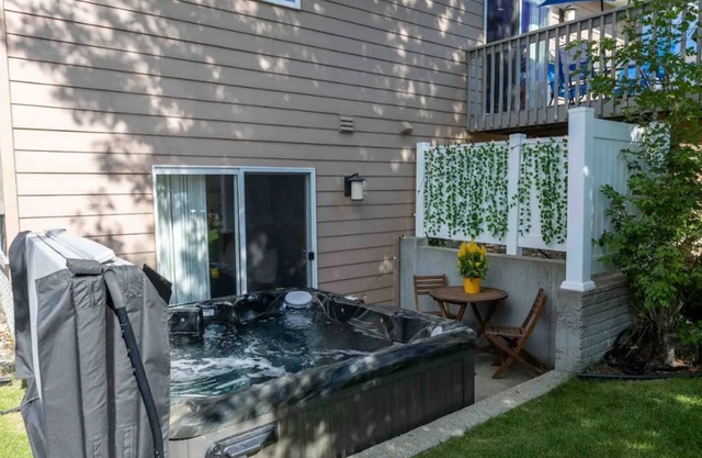 New~The Lily Pad~Hot tub & Sauna /Dog&Kid Friendly