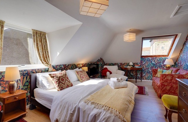 *NEW*The Old Smokehouse: Central, Bohemian Room