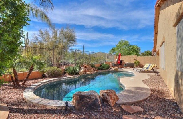 New! The Tramonto Lodge with Heated Private Pool +Fire Pit+BBQ Grill