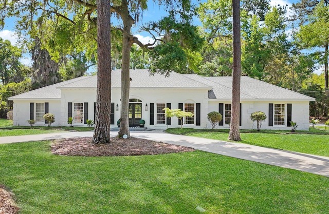 NEW! The White House, w/ 2 King Ensuites close to Parris Island and Downtown