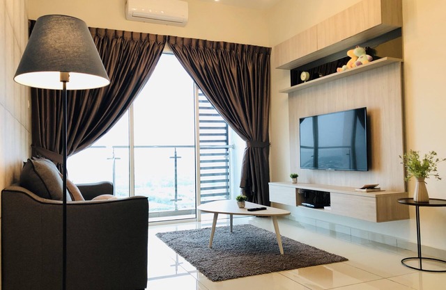 NOUVEAU! The ZestHouse at Parkland Residence / 8 minutes en voiture de Jonker / 8 PAX
