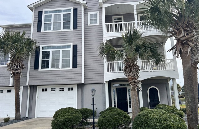New this Season. Canal home, 5 min to direct Beach access. Wonderful street!