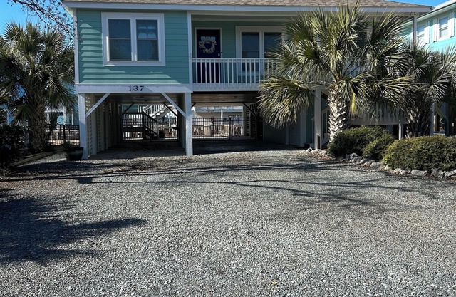 New to Rental Market! Beautifully renovated canal home Pet Friendly