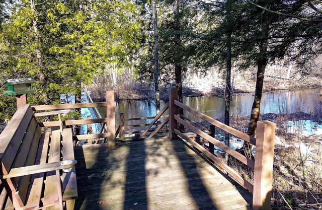 New to VRBO : Cozy log cabin 2Bed 1 bath on Sable River