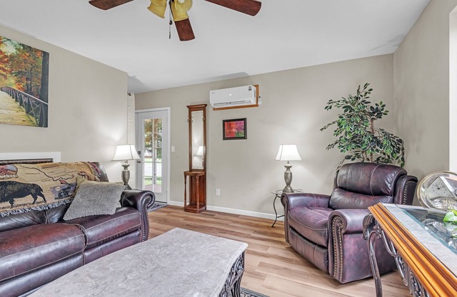 NEW! Treehaven Barn 3-Bedroom Farmhouse - Pets Allowed