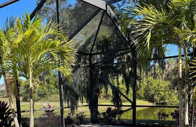 ***New*** Vacation home in golf course community with heated pool