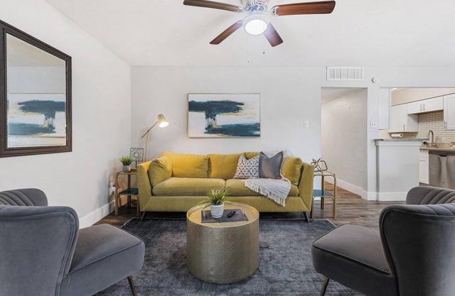 New! Walk to AT&T and Global Life ⭐️ Cozy 2 King bed Retreat