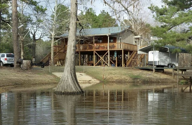 NEW WATER FRONT cabin on North Caddo Lake- private boat launch, dock, much more!