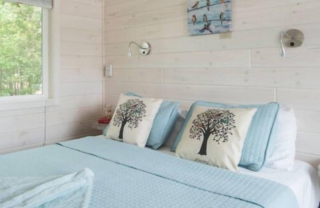New Waterfront Cabin On The Large Sundeck 1 Bedroom Cabin by Redawning