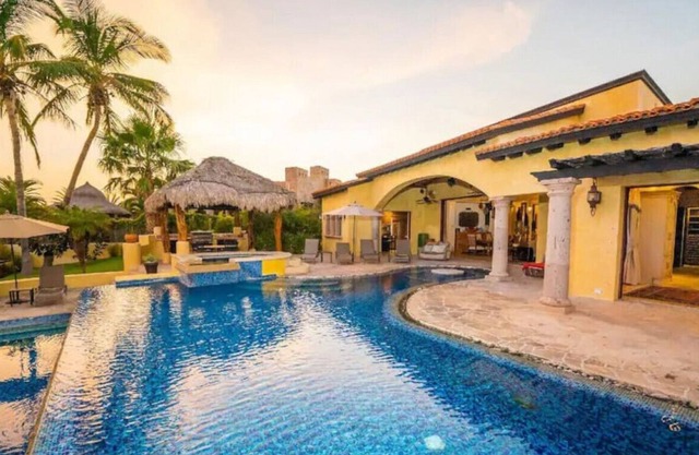 New Year's Gorgeous 4 Bed Villa in Punta Ballena