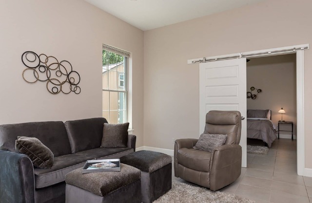 NOUVEAU Condo Downtown Bentonville!