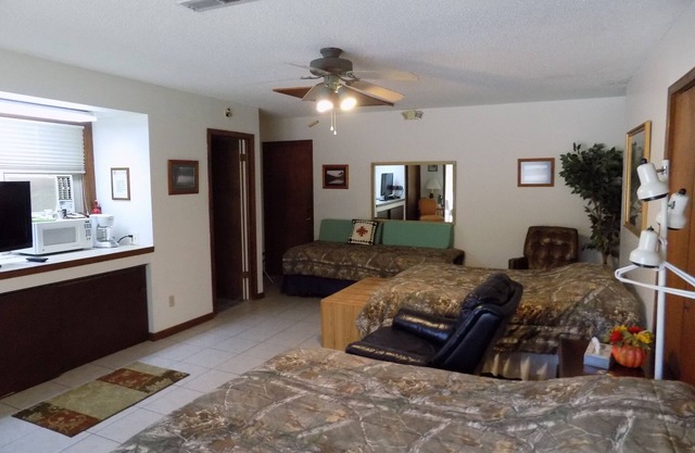 Nice room by the River for nice get away for two people.