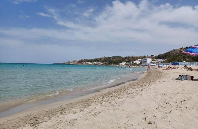 Newly built apartment 30 mt from the fine sandy beach.