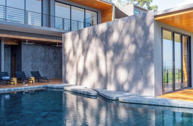 Newly-Built 5BR Hilltop Pool Villa w/ Panoramic Chalong Bay Views - Maan Ingfah