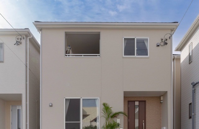 Newly built house near airport / Full facilities / Quiet and comfortable / 2 min drive to convenience store, 3 min to supermarket, 4 min to beach, 7 min to DMM Aquarium IIAS Toyosaki Outlet Mall / Netflix free