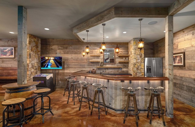 Newly built luxury home with western bar and a short walk to the gondola