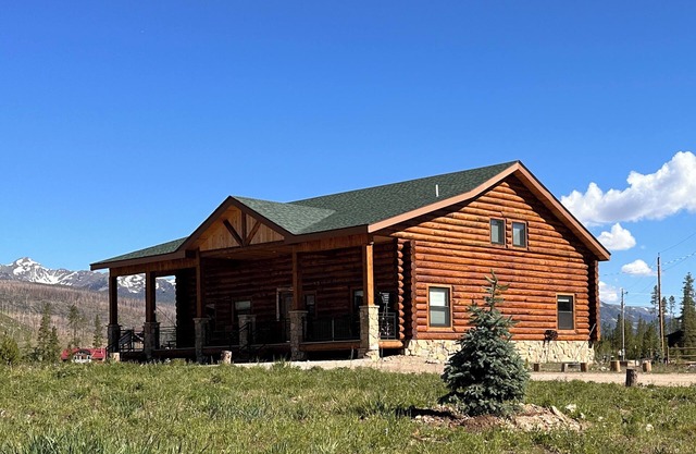 Cabane en rondins rustique par Private Lake avec utilisation de bateaux et vélos; 3-BD, proche de RMNP