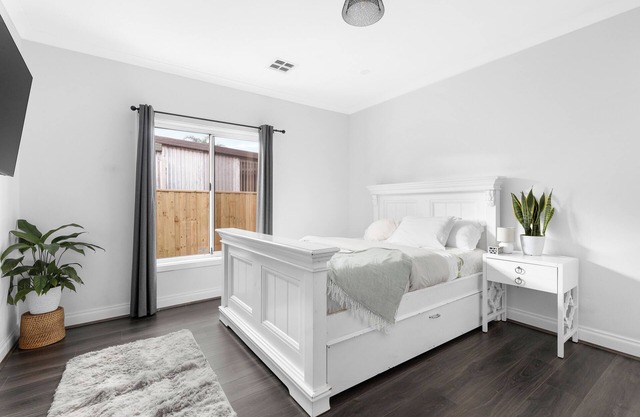 New house- Close to City/Highpoint/Melbourne Airport (1)