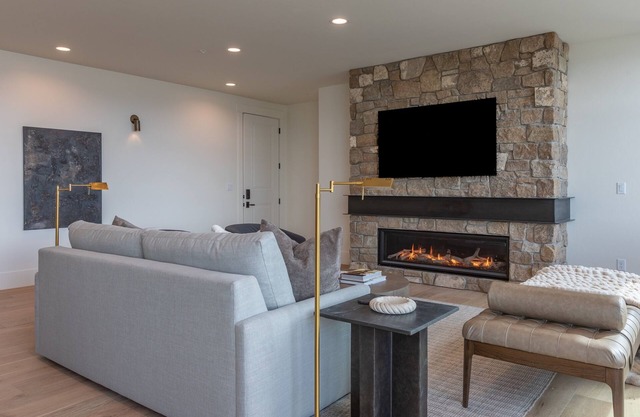 *Newly Built* South Teton at The Basin Luxury Suites ⁓ Downtown Driggs ⁓ Hot Tub