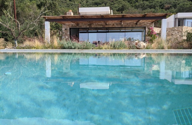 Newly built stunning villa with 30 m long swimming pool and access to the beach.