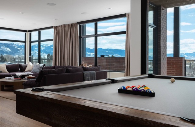 *Newly Built* The Grand ⁓Penthouse ⁓Amazing Views ⁓ Pool Table ⁓ Downtown Driggs
